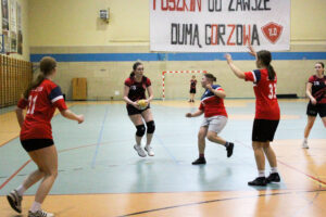 Zwycięstwo piłkarek ręcznych